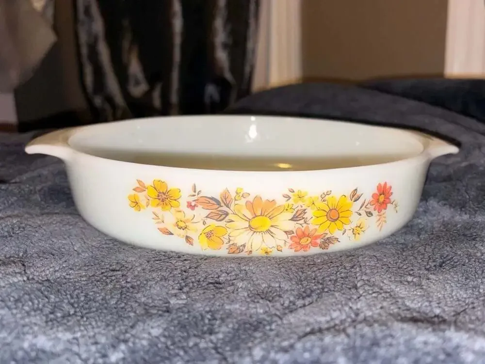 Vintage Anchor Hocking Fire-King Autumn Daisies Round Casserole Dish 9 inch